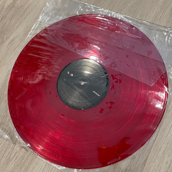 Special Edition💎Rihanna💎Diamonds Remixes Red Vinyl *RARE Collector's Piece* - Picture 2 of 9